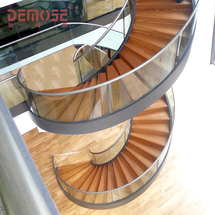 旋轉樓梯設計：舒適與安全的雙重考量