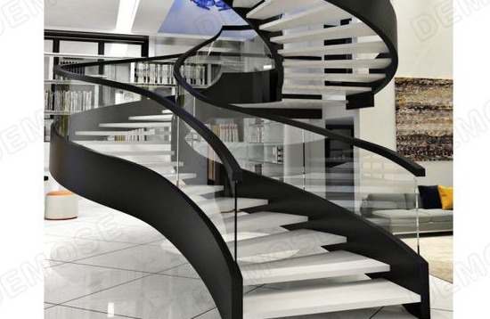 樓梯玻璃護欄如何安裝？護欄多少錢一米？