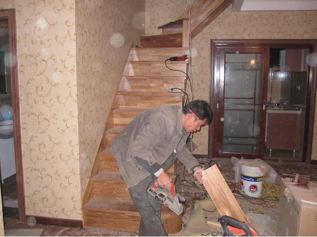 如何安裝不銹鋼玻璃樓梯扶手