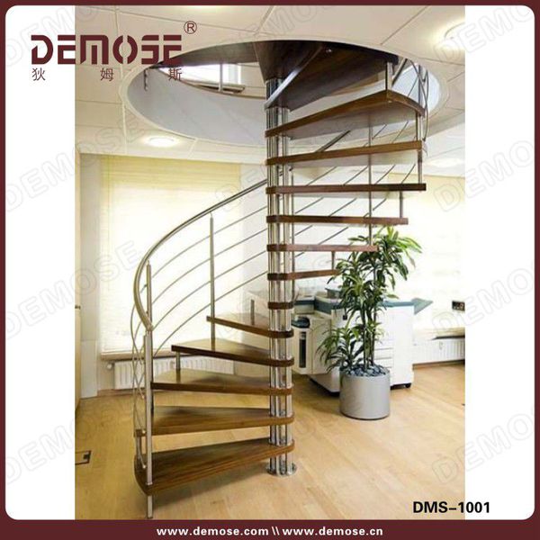 鋼木旋轉(zhuǎn)樓梯