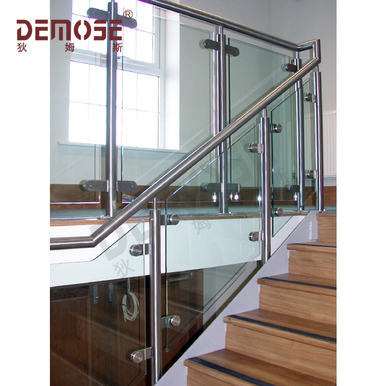 不銹鋼玻璃樓梯扶手