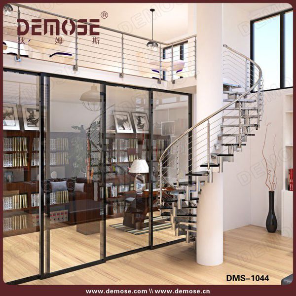 2 豪華復式樓旋轉樓梯