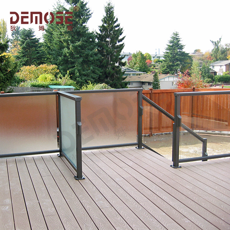 中式風(fēng)格陽(yáng)臺(tái)欄桿