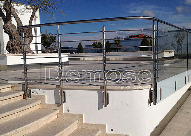 不銹鋼欄桿的材質(zhì)選擇：304、316鋼種解析