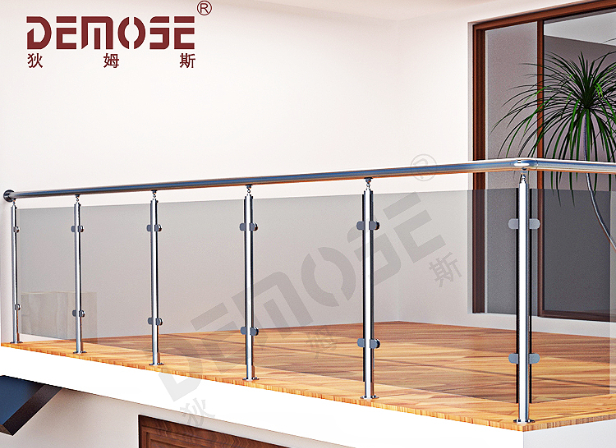 陽臺玻璃護欄如何適應不同的家庭環境？