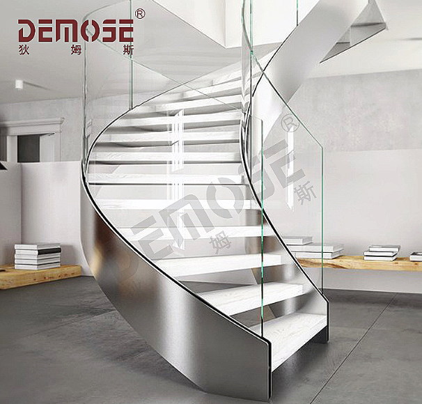 半旋轉樓梯：優雅與實用的完美結合