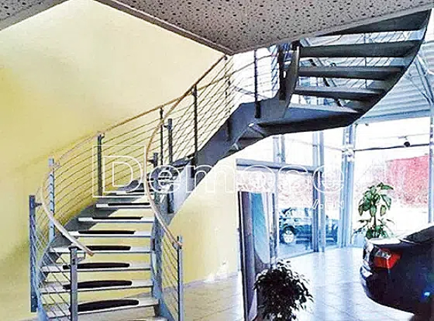 旋轉(zhuǎn)樓梯的個性化定制：打造獨特的空間之美