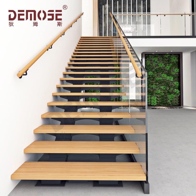 直樓梯：永恒優雅與功能性的完美融合 ——狄姆斯的匠心詮釋