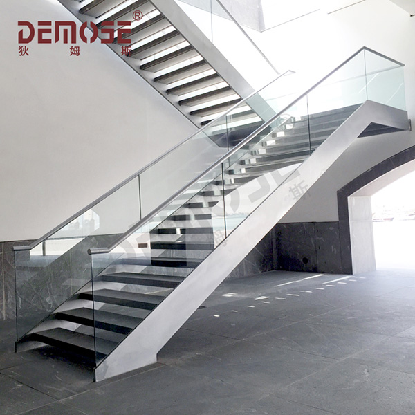 樓梯扶手高度規(guī)范要求？樓梯扶手高度標(biāo)準(zhǔn)尺寸